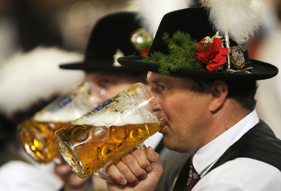 15 curiosity about the Oktoberfest which is probably not been to Bavarian beer hats