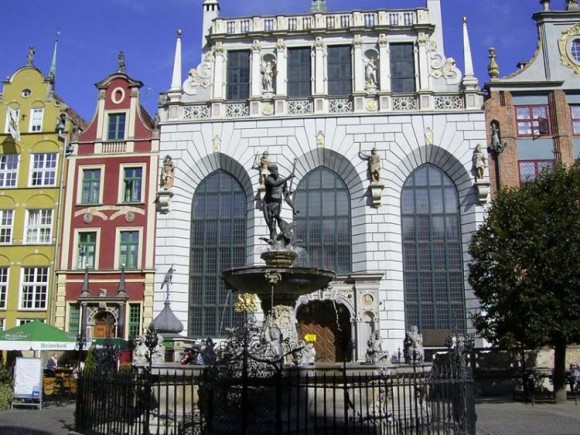 What to see in Gdansk to visit the Artus Court Dwor Artusa