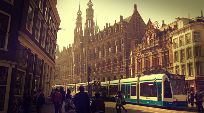 Att ta sig till Amsterdam: anslutningar mellan Schiphol och Amsterdams centrum