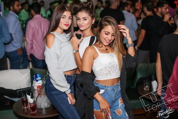 Vita notturna Bucarest Freddo Bar & Lounge ragazze rumene
