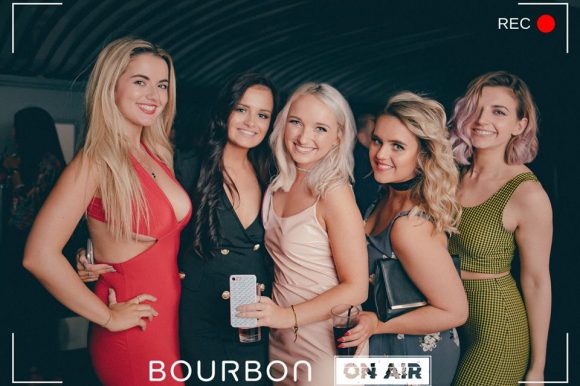 Uteliv Edinburgh Bourbon Bar och klubb