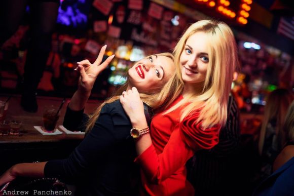 Vida nocturna Kiev Coyote Ugly festa meninas