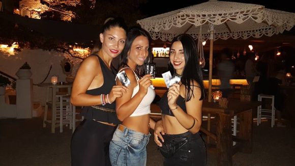 Nattliv Kos Mylos Beach Bar Girls