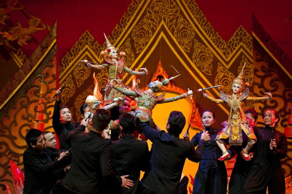 Vita notturna Bangkok Askra Theatre