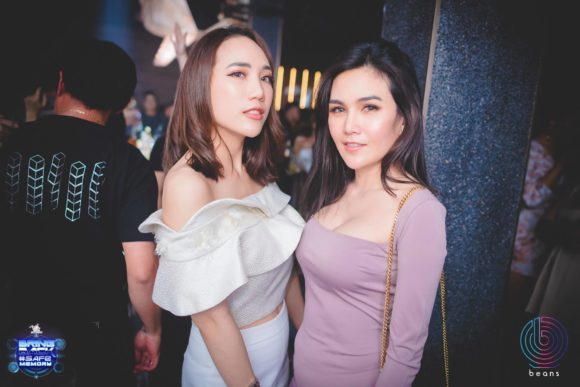 Feijão vida noturna Bangkok meninas bonitas