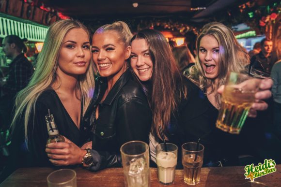 Natteliv Helsinki Heidis Bier Bar finske kvinder