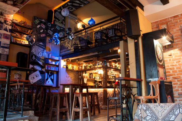 Vida noturna Podgorica Montenegro Cafe Pub