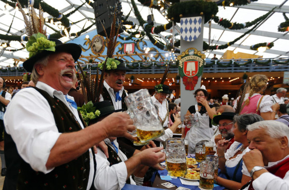 15 curiosities about the Oktoberfest that you probably don&#39;t know drinking beer is good for you