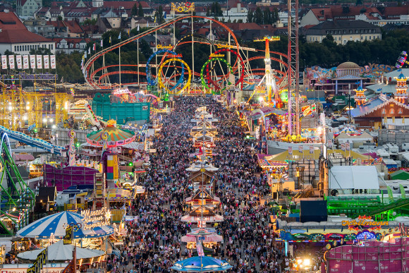 15 curiosities about the Oktoberfest that you probably don&#39;t know funfair rides