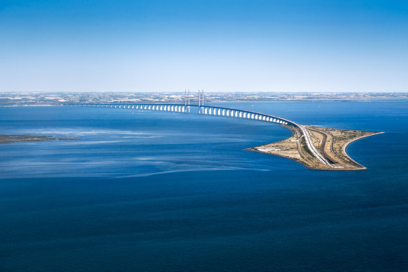 how to get to Copenhagen links Malmo transport Oresund bridge