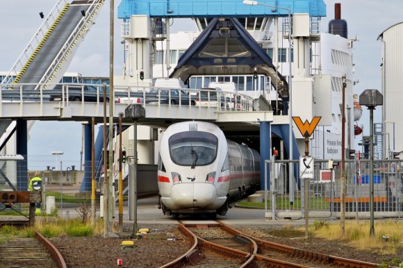how to get to copenhagen airport links trains ferries robdy puttgarden