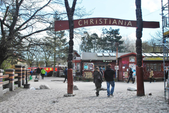 Vida nocturna Entrada de Copenhague al distrito de Christiania