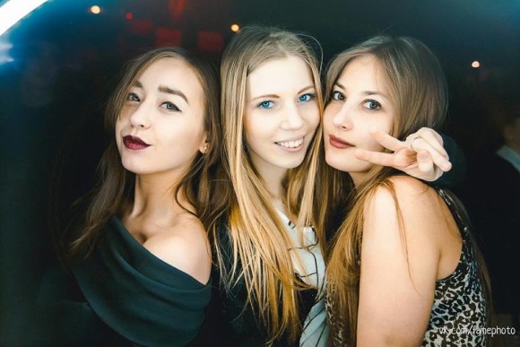 Nightlife St. Petersburg Coyote Ugly beautiful Russian girls