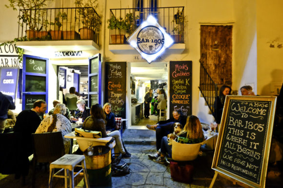 Vida Nocturna Ibiza Bar 1805