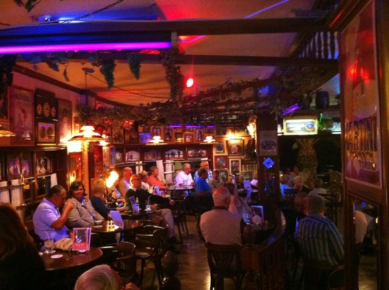 vida nocturna Lanzarote Dickens Cocktail Bar Costa Teguise
