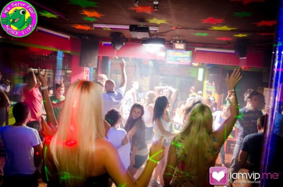 Vita notturna Cipro Ayia Napa Senior Frog’s