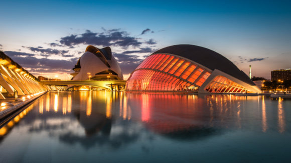 Vida nocturna Valencia ciudad de las artes y las ciencias de noche