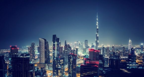 Horizonte de la vida nocturna de Dubái