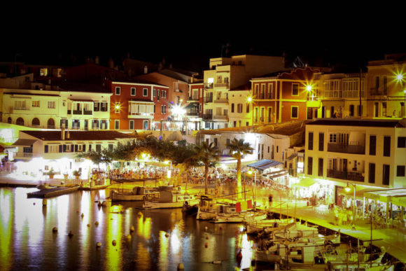 Vida noturna de Menorca