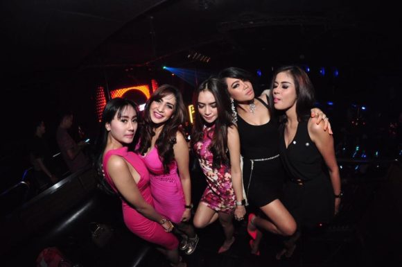 Vida nocturna Bali Boshe VVIP Club Kuta Playa chicas