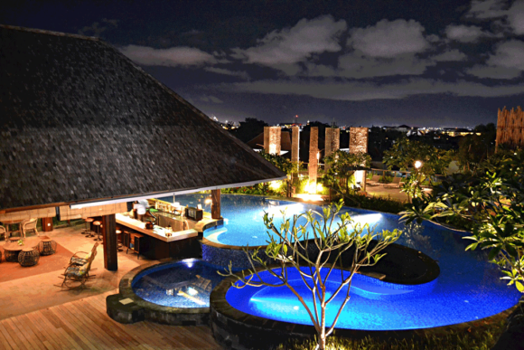 Vida nocturna Bali Vertigo Rooftop en Four Points by Sheraton Kuta Beach