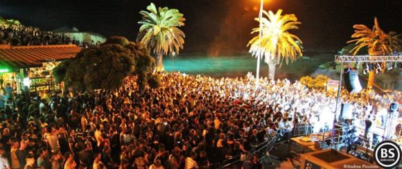 Vita notturna Salento Babilonia Torre Sant’Andrea