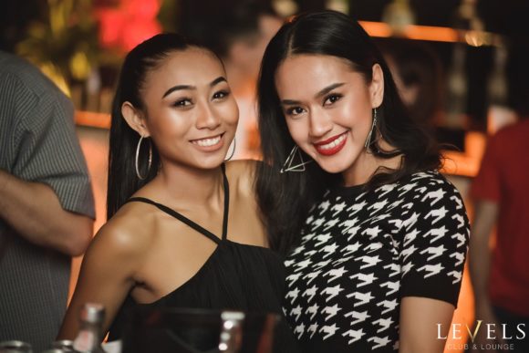 Nachtleven Bangkok Levels Thaise meisjes