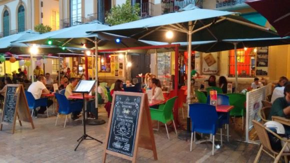 Vita notturna Malaga Café Con Libros