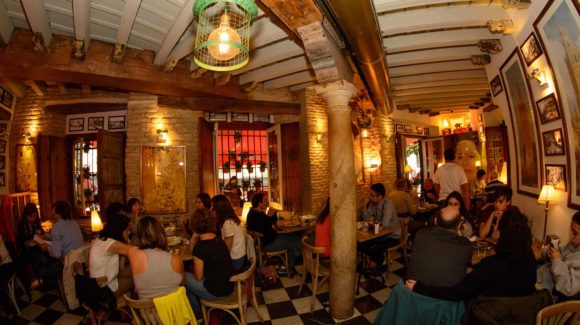Nightlife Seville Antiguedades Bar