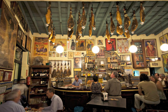 Vida nocturna Sevilla bares de tapas