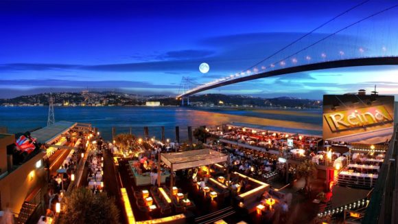 Discotecas de la vida nocturna de Estambul en el Bósforo