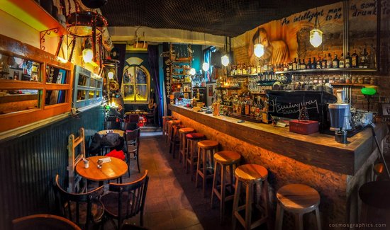 Tirana Hemingway Bar nightlife