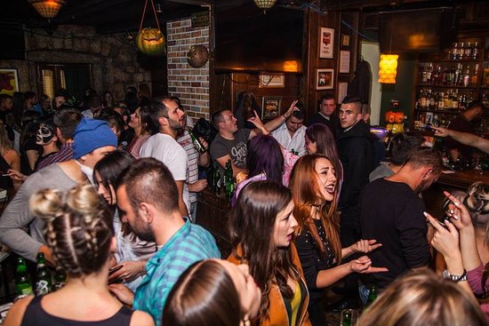 Vida nocturna Podgorica Cheers Pub