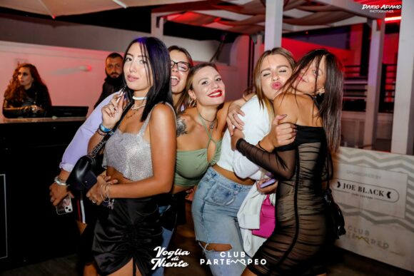 Nightlife Naples Club Partenopeo girls