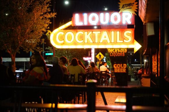 Natteliv Las Vegas Atomic Liquor
