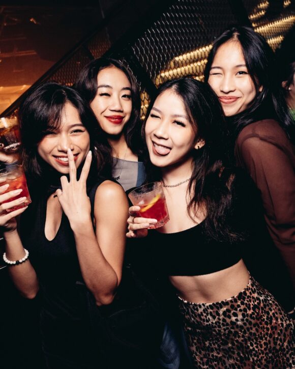 Vita notturna Singapore Zouk Club ragazze