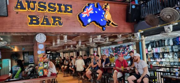 Vida Noturna Phuket Aussie Bars