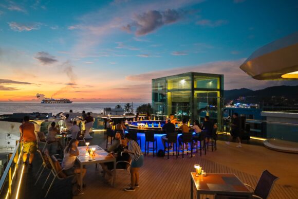 Vida Noturna Phuket Kee Sky Lounge