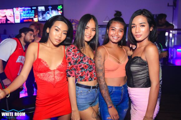 Nightlife Phuket White Room Nightclub lányok
