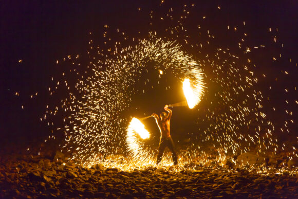 Festa da Lua Cheia em shows de fogo de Koh Phangan