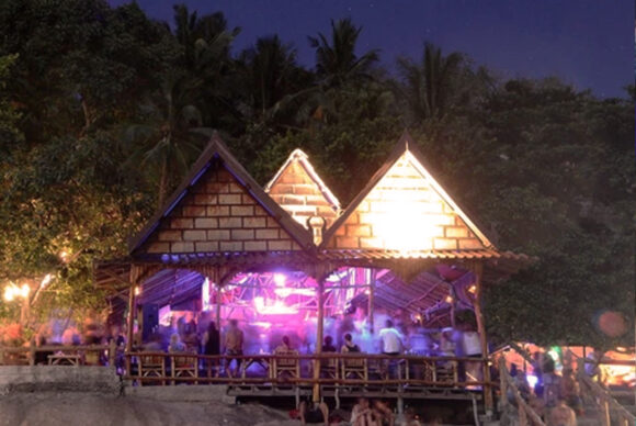 Vida nocturna Fiesta en el jardín de Koh Phangan Eden
