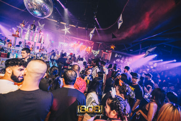 Éjszakai élet Pattaya 808 Nightclub