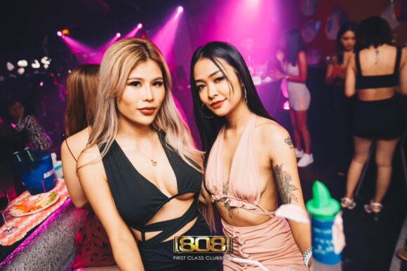 Nattliv Pattaya 808 Nattklubb Thai tjejer