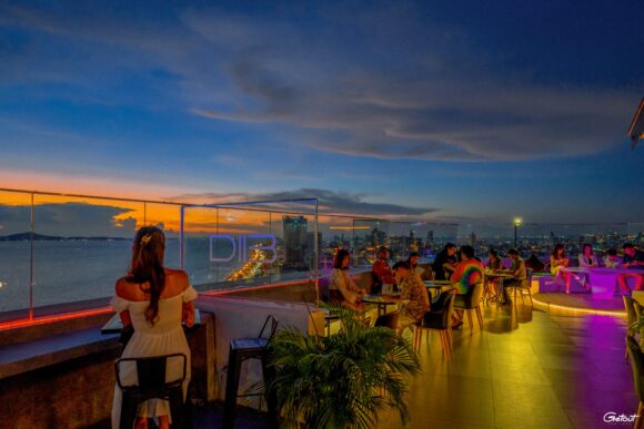 Vida Noturna Pattaya DIB Sky Bar