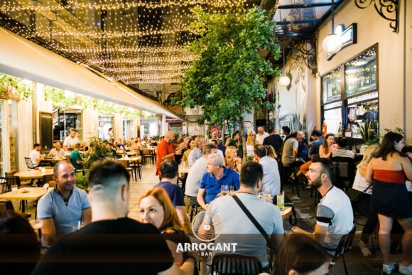 Noćni život Thessaloniki Arrogant Bar