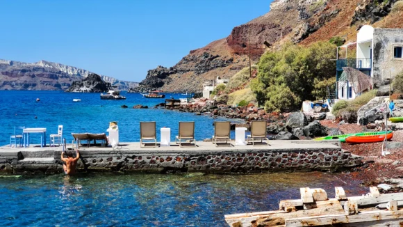 De vackraste stränderna på Santorini Armeni Beach