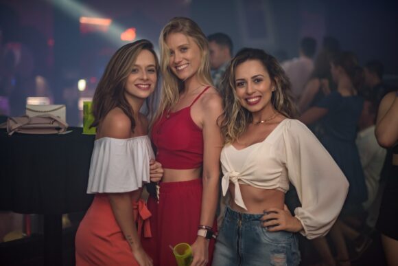 Nightlife Cancun Mandala Girls