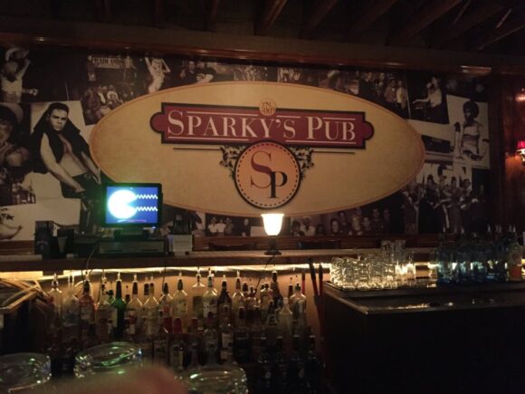 Éjszakai élet San Antonio Sparkys Pub