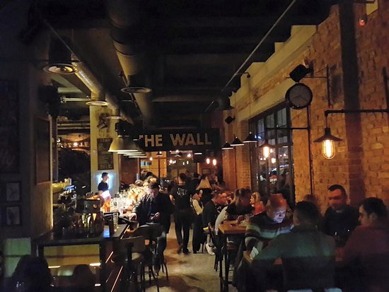 Nightlife Durres The Wall