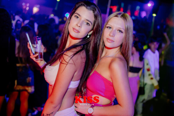 Nachtleven Albufeira Kiss Disco Club meisjes